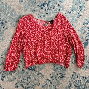 Floral crop top with quarter length sleeves